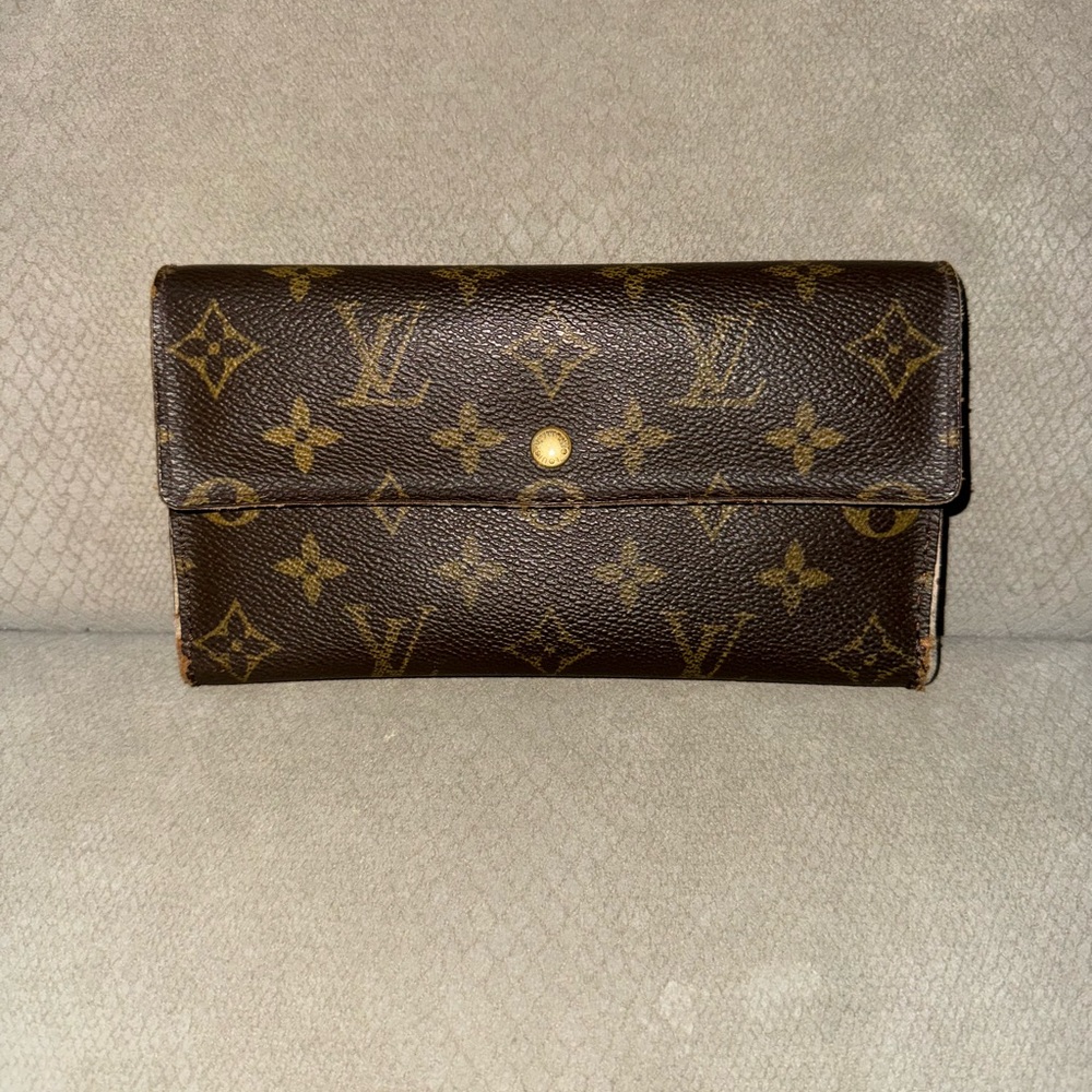 LOUIS VUITTON MONOGRAM WALLET